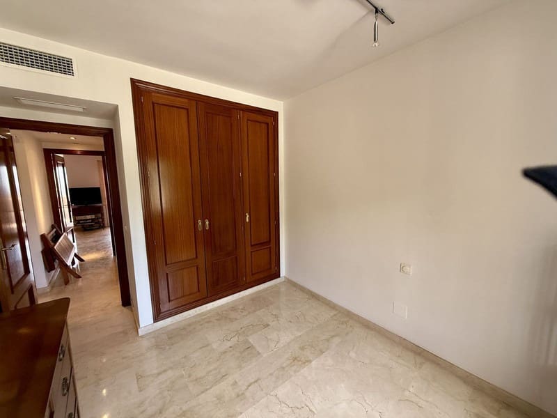 4 chambre Villa/Maison Semi-Mitoyenne à vendre à Elviria avec piscine garage - 1 050 000 € (Ref: 9935752)