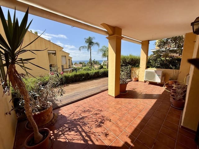 4 chambre Villa/Maison Semi-Mitoyenne à vendre à Elviria, Marbella avec piscine garage - 1 050 000 € (Ref: 9935752)