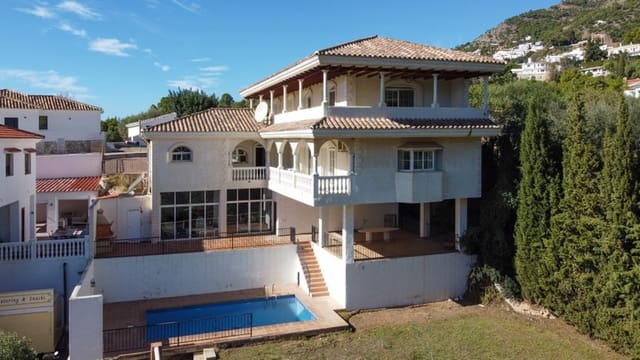 4 bedroom Villa for sale in Mijas with pool garage - € 1,050,000 (Ref: 9935753)