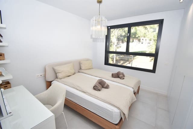 4 sypialnia Dom na sprzedaż w Mijas Costa, Mijas z basenem garażem - 1 099 999 € (Ref: 9935754)