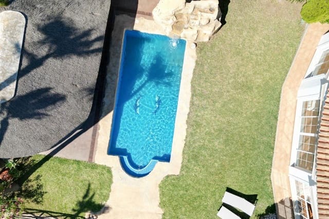 4 bedroom Villa for sale in Mijas Golf, Mijas with pool - € 1,150,000 (Ref: 9935756)