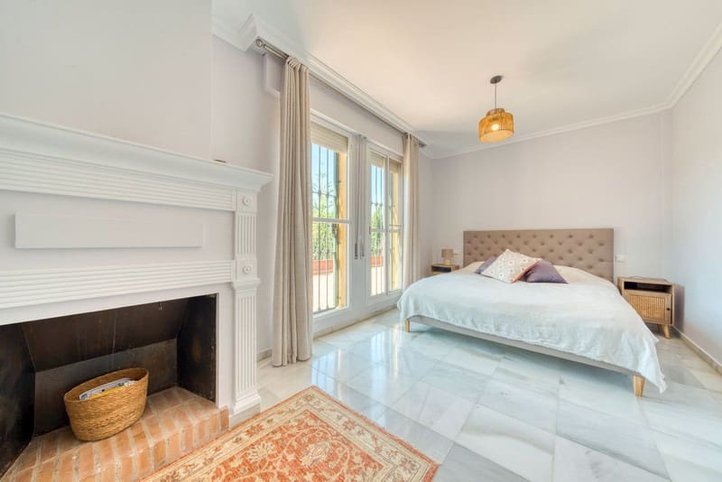 6 bedroom Villa for sale in Nueva Andalucia with pool garage - € 2,795,000 (Ref: 9935760)