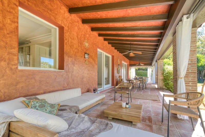 6 bedroom Villa for sale in Nueva Andalucia with pool garage - € 2,795,000 (Ref: 9935760)