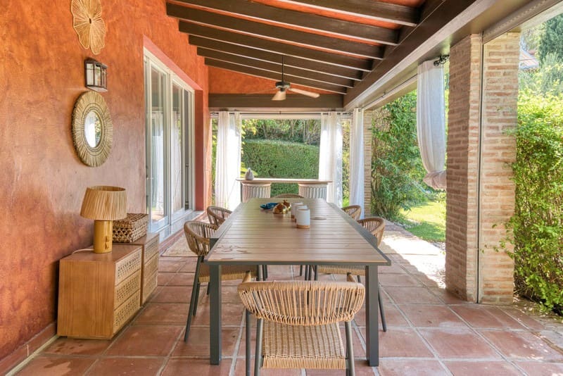 6 bedroom Villa for sale in Nueva Andalucia with pool garage - € 2,795,000 (Ref: 9935760)