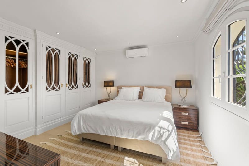 4 quarto Moradia para venda em Benahavis com piscina garagem - 2 950 000 € (Ref: 9935761)
