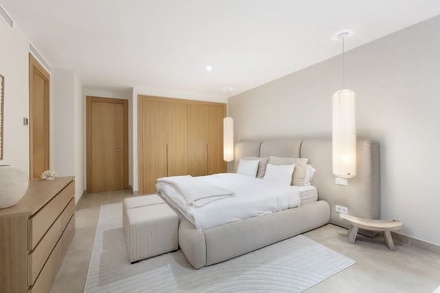 5 bedroom Villa for sale in Benahavís with pool garage - € 2,800,000 (Ref: 9935764)
