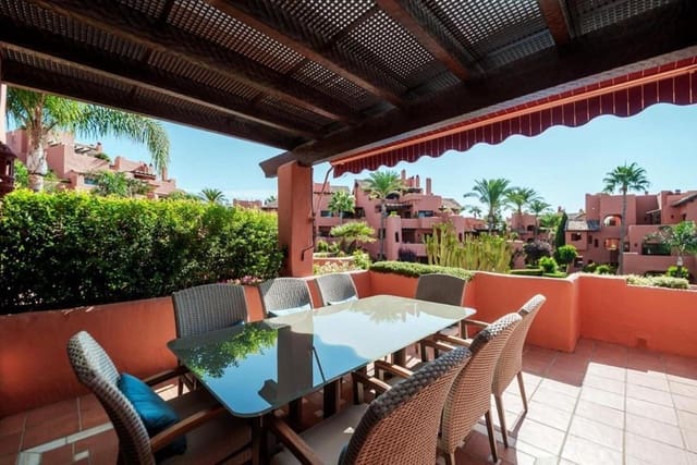 3 soveværelse Penthouse til salg i Guadalmansa, Estepona med swimmingpool garage - € 2.250.000 (Ref: 9935765)