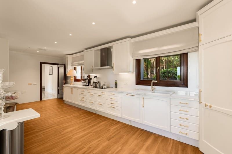 6 soverom Villa til salgs i Golden Mile med svømmebasseng - € 7 500 000 (Ref: 9935767)