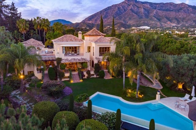 6 soveværelse Villa til salg i Golden Mile, Marbella med swimmingpool - € 8.900.000 (Ref: 9935769)