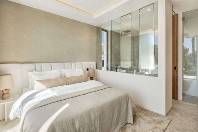 6 soverom Villa til salgs i Nueva Andalucia, Marbella med svømmebasseng garasje - € 10 950 000 (Ref: 9935770)