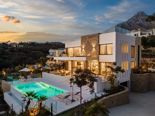 5 bedroom Villa for sale in Marbella with pool garage - € 14,995,000 (Ref: 9935772)