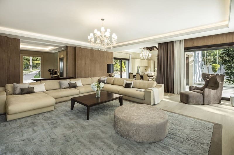 5 bedroom Villa for sale in Nueva Andalucia with pool garage - € 7,500,000 (Ref: 9935776)