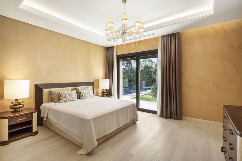 5 bedroom Villa for sale in Nueva Andalucia with pool garage - € 7,500,000 (Ref: 9935776)