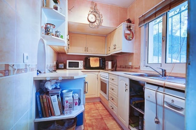 Chalet de 3 habitaciones en Calahonda, Mijas en venta con piscina garaje - 650.000 € (Ref: 9935778)