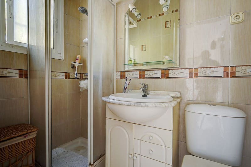3 bedroom Villa for sale in Calahonda with pool garage - € 650,000 (Ref: 9935778)