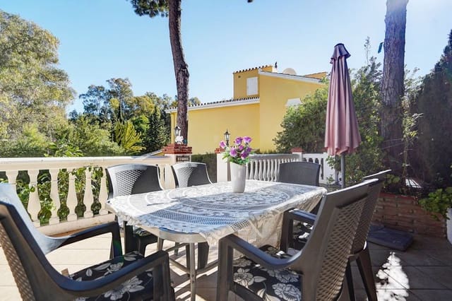 Chalet de 3 habitaciones en Calahonda, Mijas en venta con piscina garaje - 650.000 € (Ref: 9935778)