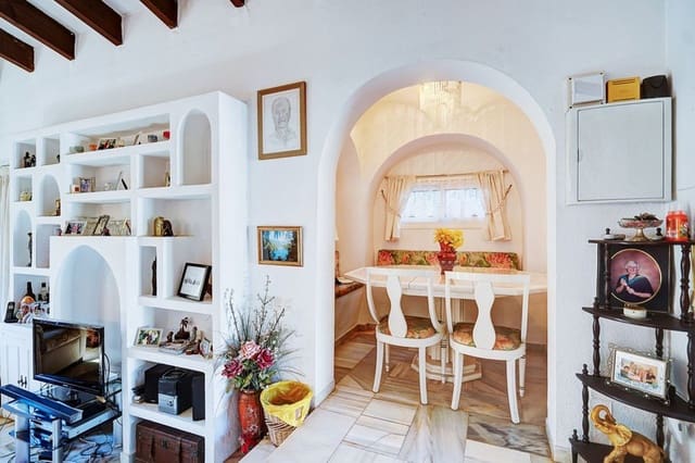 Chalet de 3 habitaciones en Calahonda, Mijas en venta con piscina garaje - 650.000 € (Ref: 9935778)