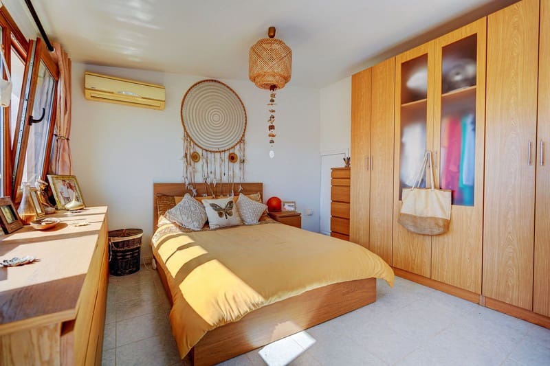 4 bedroom Villa for sale in Calahonda with pool garage - € 675,000 (Ref: 9935779)