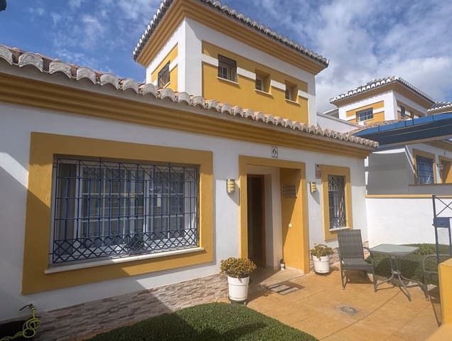 Casa de 4 habitaciones en Calahonda, Mijas en venta con piscina garaje - 699.950 € (Ref: 9935780)