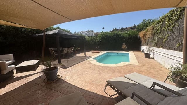 Casa de 4 habitaciones en Calahonda, Mijas en venta con piscina garaje - 699.950 € (Ref: 9935780)