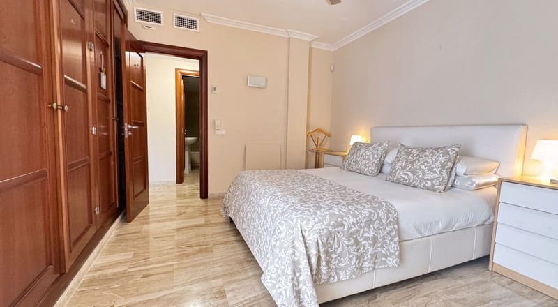 Casa de 4 habitaciones en Calahonda en venta con piscina garaje - 699.950 € (Ref: 9935780)