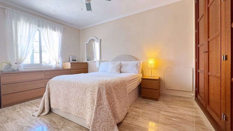 Casa de 4 habitaciones en Calahonda en venta con piscina garaje - 699.950 € (Ref: 9935780)