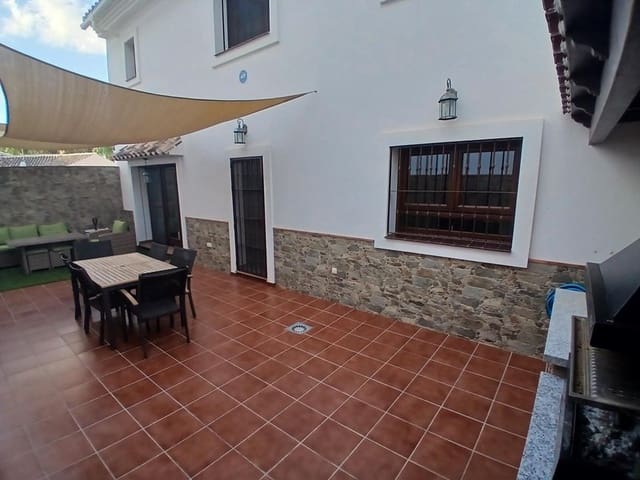 4 sypialnia Willa na sprzedaż w Los Pacos, Fuengirola z garażem - 790 000 € (Ref: 9935781)