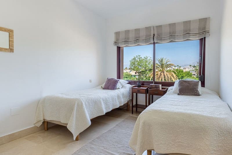 3 soverom Penthouse til salgs i San Pedro de Alcantara med svømmebasseng garasje - € 1 994 000 (Ref: 9935782)