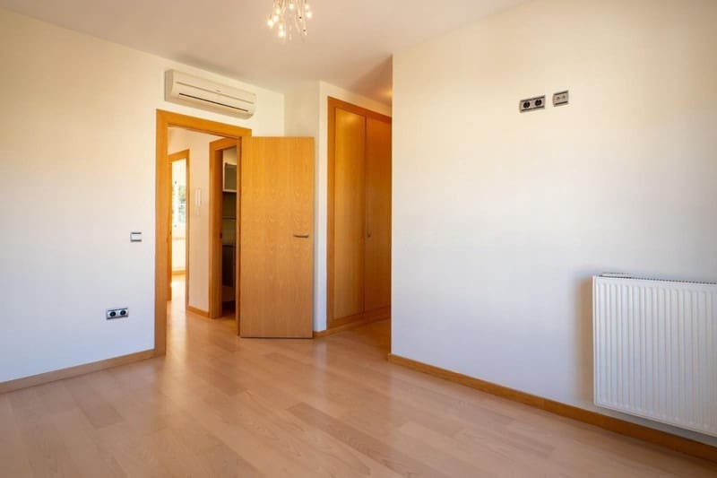3 slaapkamer Halfvrijstaande villa te koop in Fuengirola met zwembad garage - € 735.000 (Ref: 9935786)