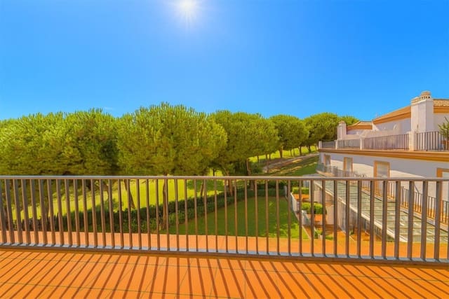 3 slaapkamer Halfvrijstaande villa te koop in Cabopino, Marbella met zwembad garage - € 573.900 (Ref: 9935788)