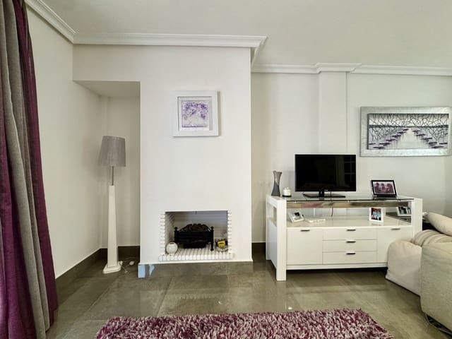 3 slaapkamer Halfvrijstaande villa te koop in Cabopino, Marbella met zwembad garage - € 573.900 (Ref: 9935788)