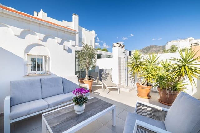 3 soveværelse Byhus til salg i Torreblanca, Fuengirola med swimmingpool garage - € 589.000 (Ref: 9935789)