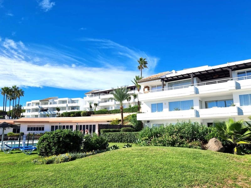 1 soveværelse Lejlighed til salg i Mijas Costa med swimmingpool - € 599.000 (Ref: 9935791)