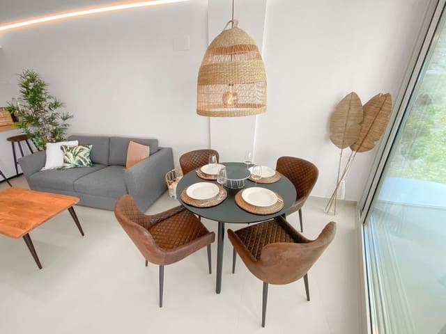 2 slaapkamer Appartement te koop in Carvajal, Fuengirola met zwembad garage - € 599.000 (Ref: 9935792)