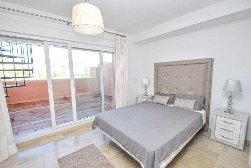 4 slaapkamer Huis te koop in Cabopino met zwembad garage - € 495.000 (Ref: 9935793)