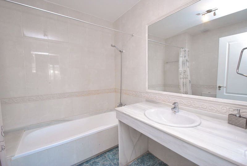 4 slaapkamer Huis te koop in Cabopino met zwembad garage - € 495.000 (Ref: 9935793)