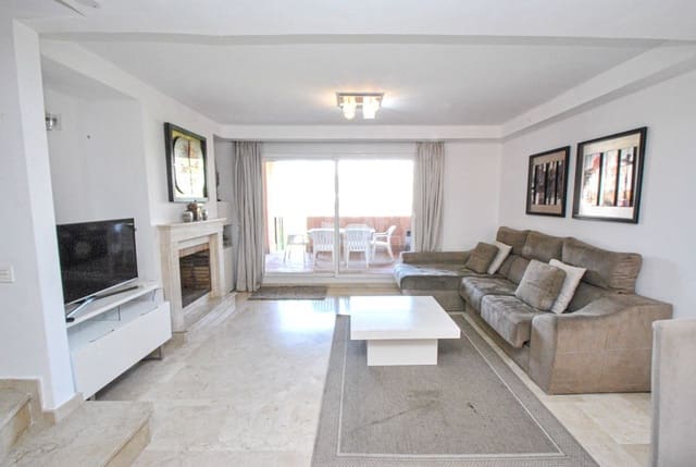 4 soveværelse Byhus til salg i Cabopino, Marbella med swimmingpool garage - € 495.000 (Ref: 9935793)