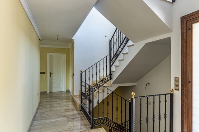 4 soverom Villa til salgs i La Cala de Mijas, Mijas med svømmebasseng garasje - € 1 350 000 (Ref: 9935794)