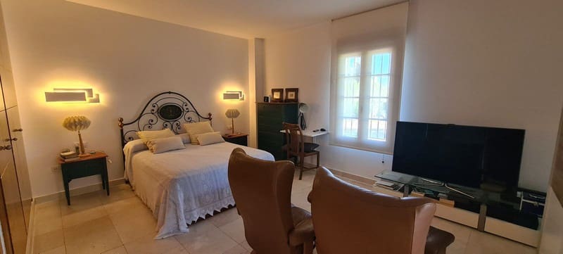 3 bedroom Villa for sale in Mijas Costa with pool garage - € 1,350,000 (Ref: 9935795)
