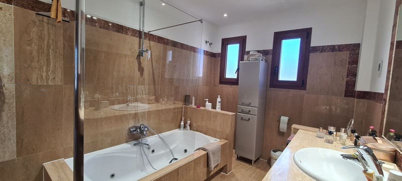 3 bedroom Villa for sale in Mijas Costa with pool garage - € 1,350,000 (Ref: 9935795)