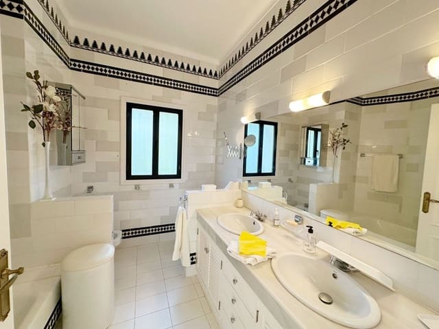 4 chambre Villa/Maison à vendre à Benahavís avec piscine garage - 2 550 000 € (Ref: 9935797)