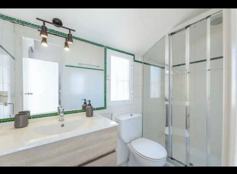 4 slaapkamer Halfvrijstaande villa te koop in Las Chapas met zwembad garage - € 1.950.000 (Ref: 9935799)