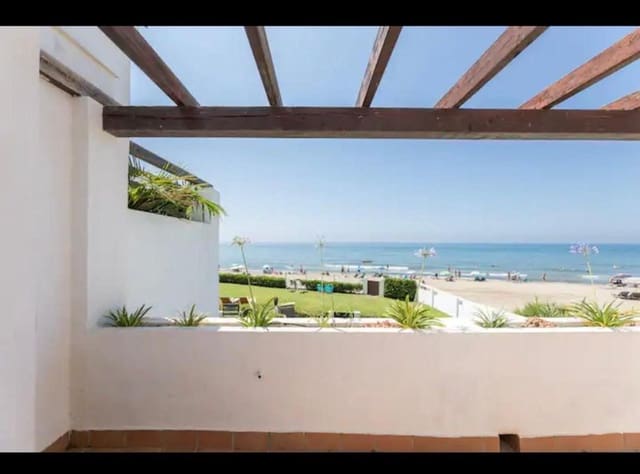 4 slaapkamer Halfvrijstaande villa te koop in Las Chapas, Marbella met zwembad garage - € 1.950.000 (Ref: 9935799)