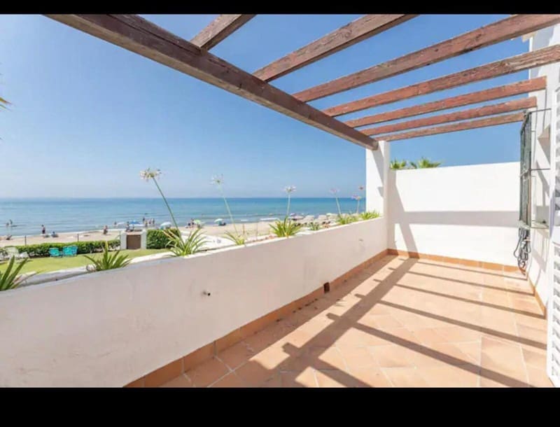 4 slaapkamer Halfvrijstaande villa te koop in Las Chapas met zwembad garage - € 1.950.000 (Ref: 9935799)