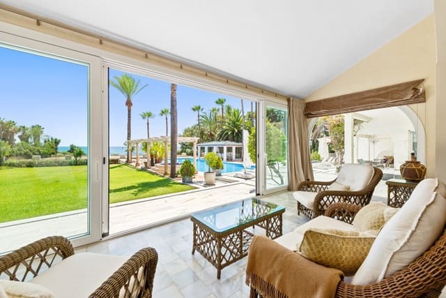 6 bedroom Villa for sale in Estepona with pool garage - € 10,000,000 (Ref: 9935803)
