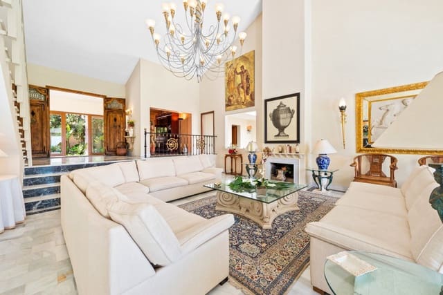 6 bedroom Villa for sale in Estepona with pool garage - € 10,000,000 (Ref: 9935803)