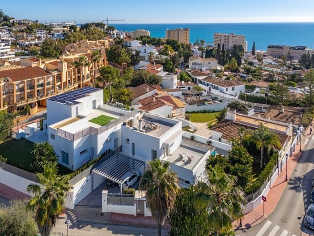 5 soveværelse Villa til salg i Fuengirola med swimmingpool garage - € 1.380.000 (Ref: 9935812)