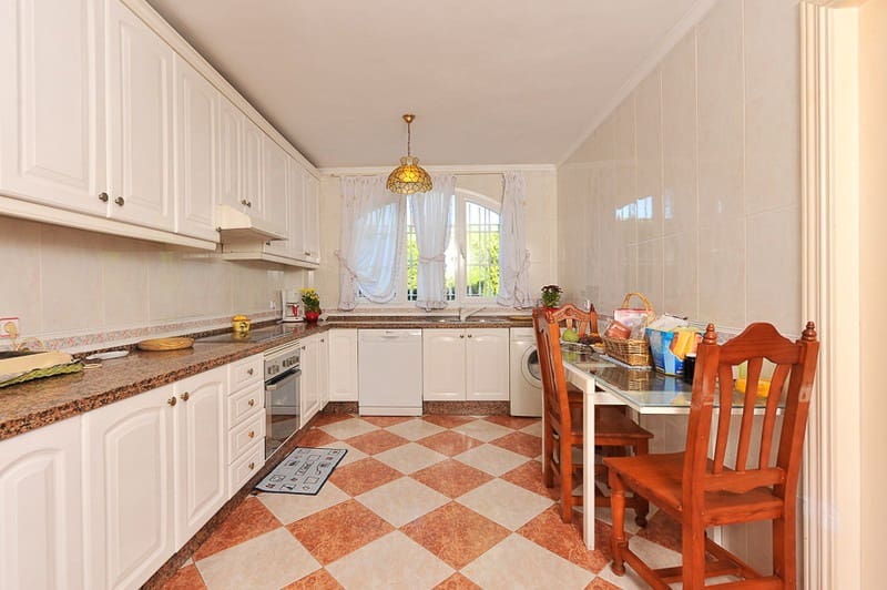 4 sovrum Villa till salu i Benalmadena med pool garage - 1 600 000 € (Ref: 9935813)
