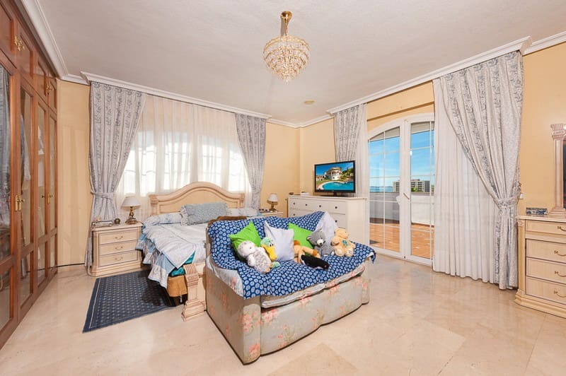 4 sovrum Villa till salu i Benalmadena med pool garage - 1 600 000 € (Ref: 9935813)