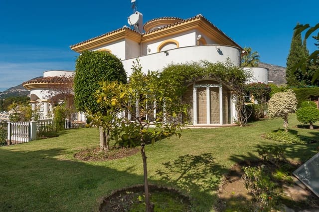 4 soveværelse Villa til salg i Benalmádena med swimmingpool garage - € 1.600.000 (Ref: 9935813)